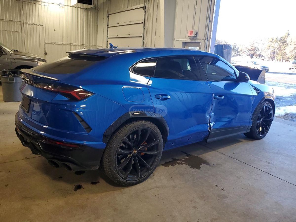 Lamborghini Urus 2022 — миниатюра 3