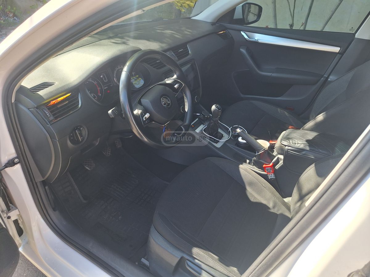 Skoda Octavia - фото 10