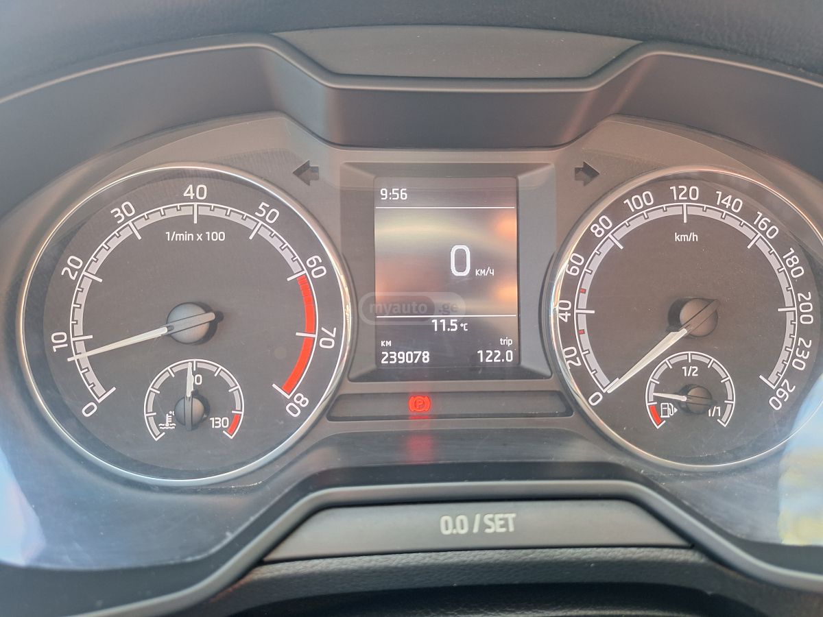 Skoda Octavia - фото 11
