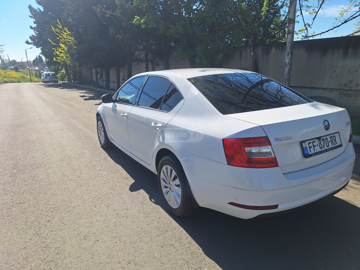 Skoda Octavia - фото 3