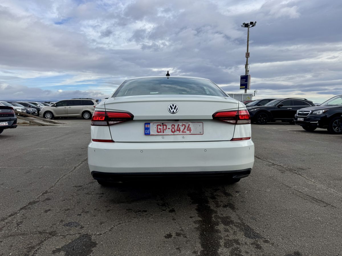 Volkswagen Passat - фото 4