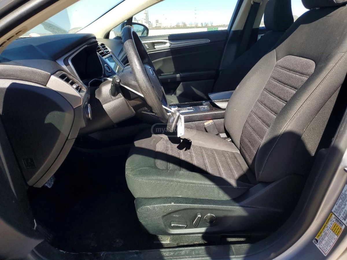 Ford Fusion - фото 7