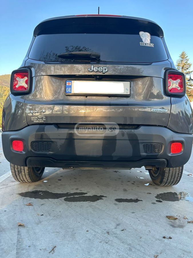 Jeep Renegade - фото 8