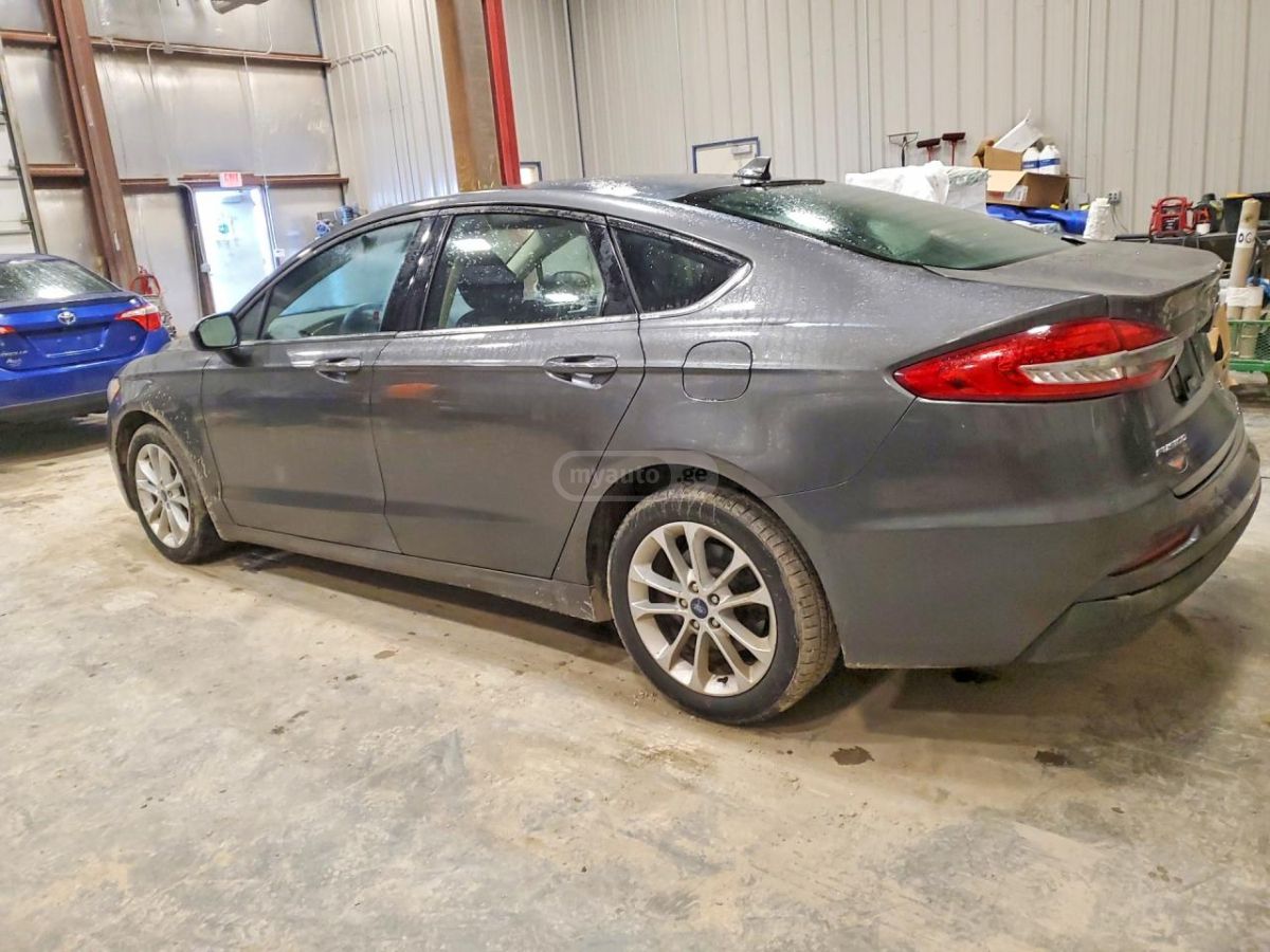 Ford Fusion - фото 2