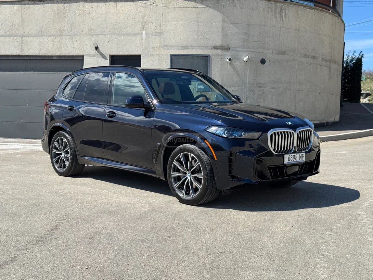 BMW X5 - фото 1
