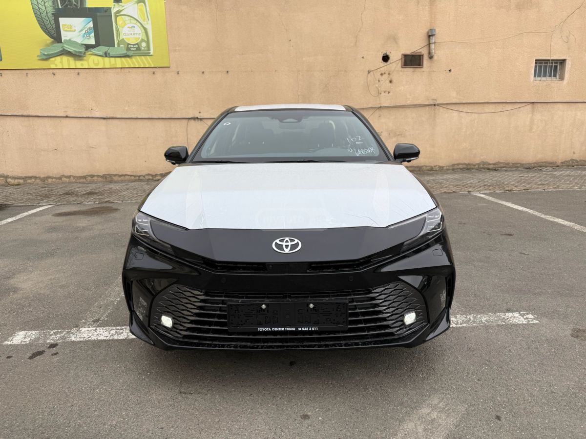 Toyota Camry - фото 2