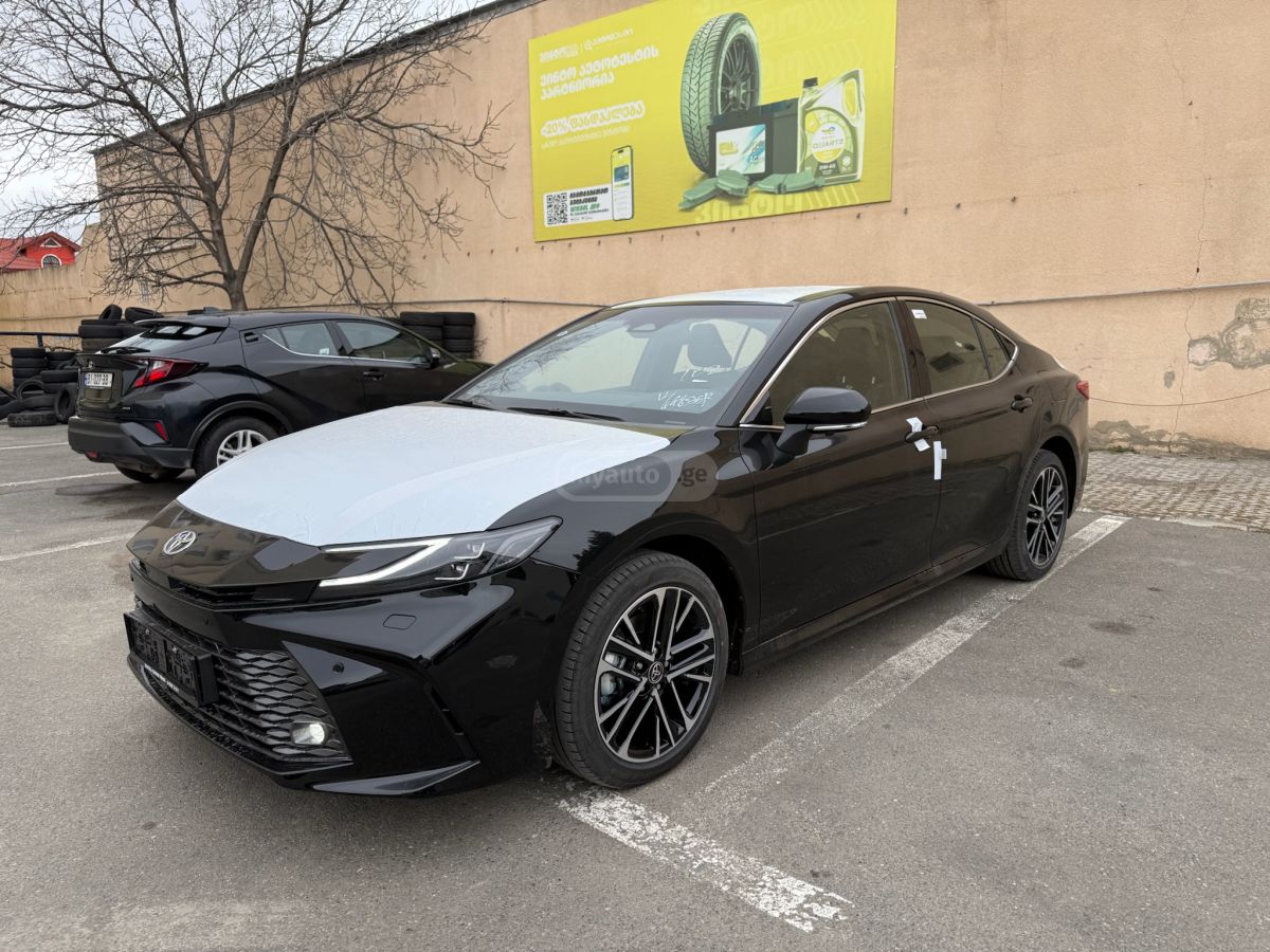 Toyota Camry - фото 3