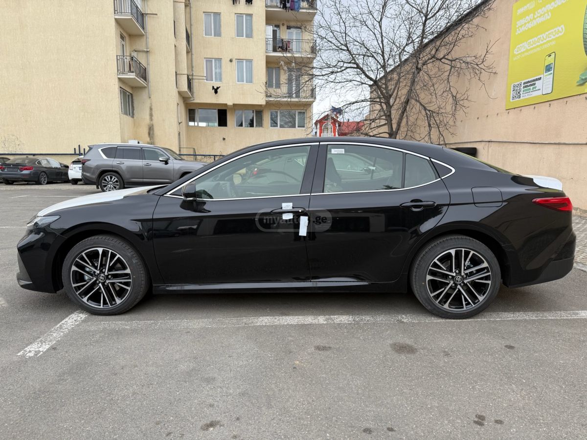 Toyota Camry - фото 4