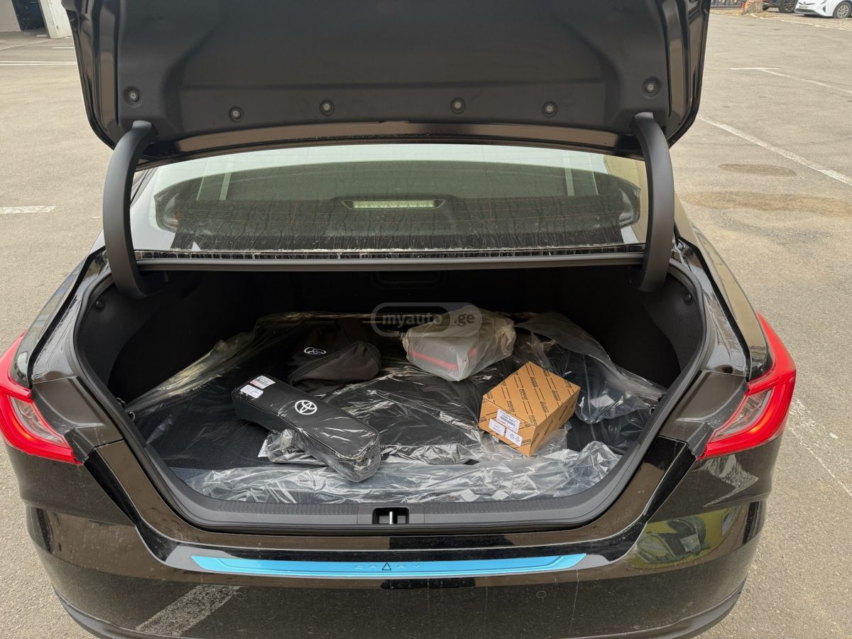 Toyota Camry - фото 7