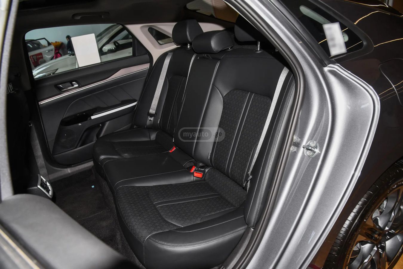 Kia K5 - фото 6