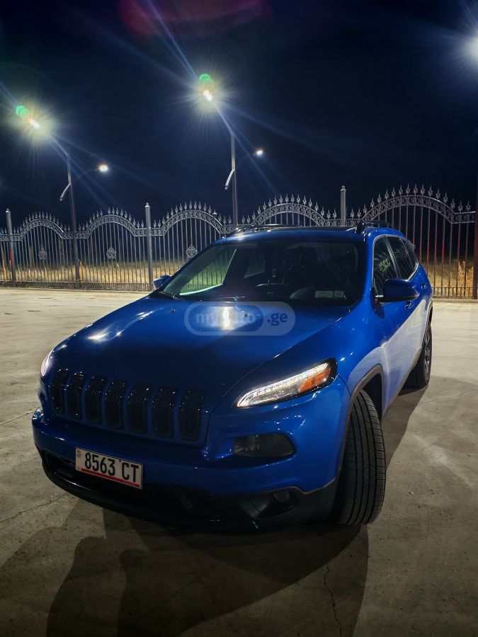 Jeep Cherokee - фото 3