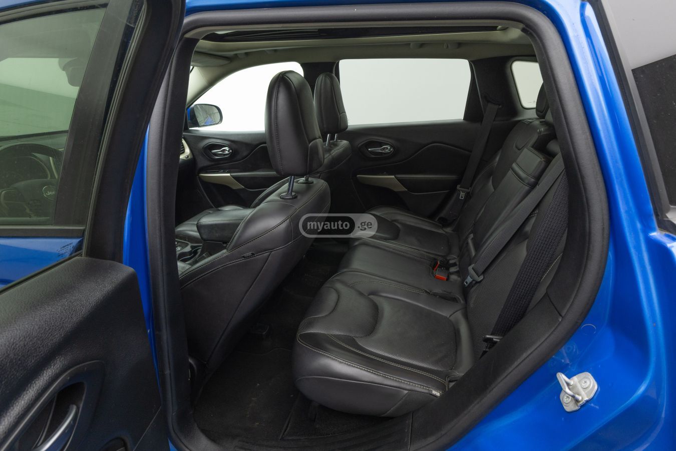 Jeep Cherokee - фото 9