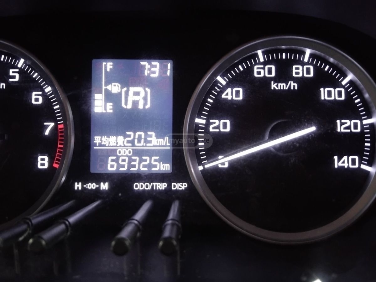 Daihatsu Cast - фото 3