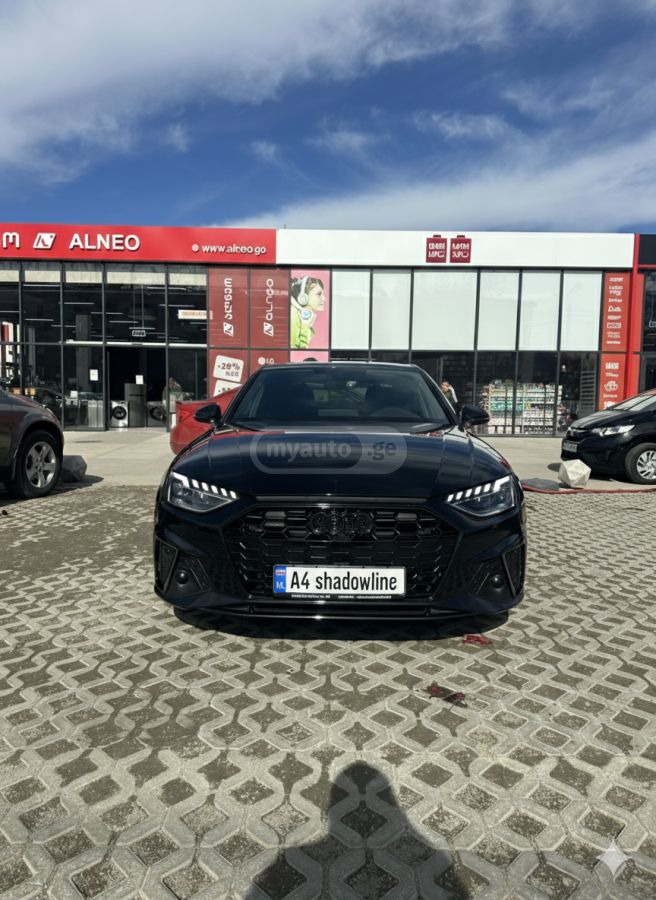 Audi A4 - фото 1
