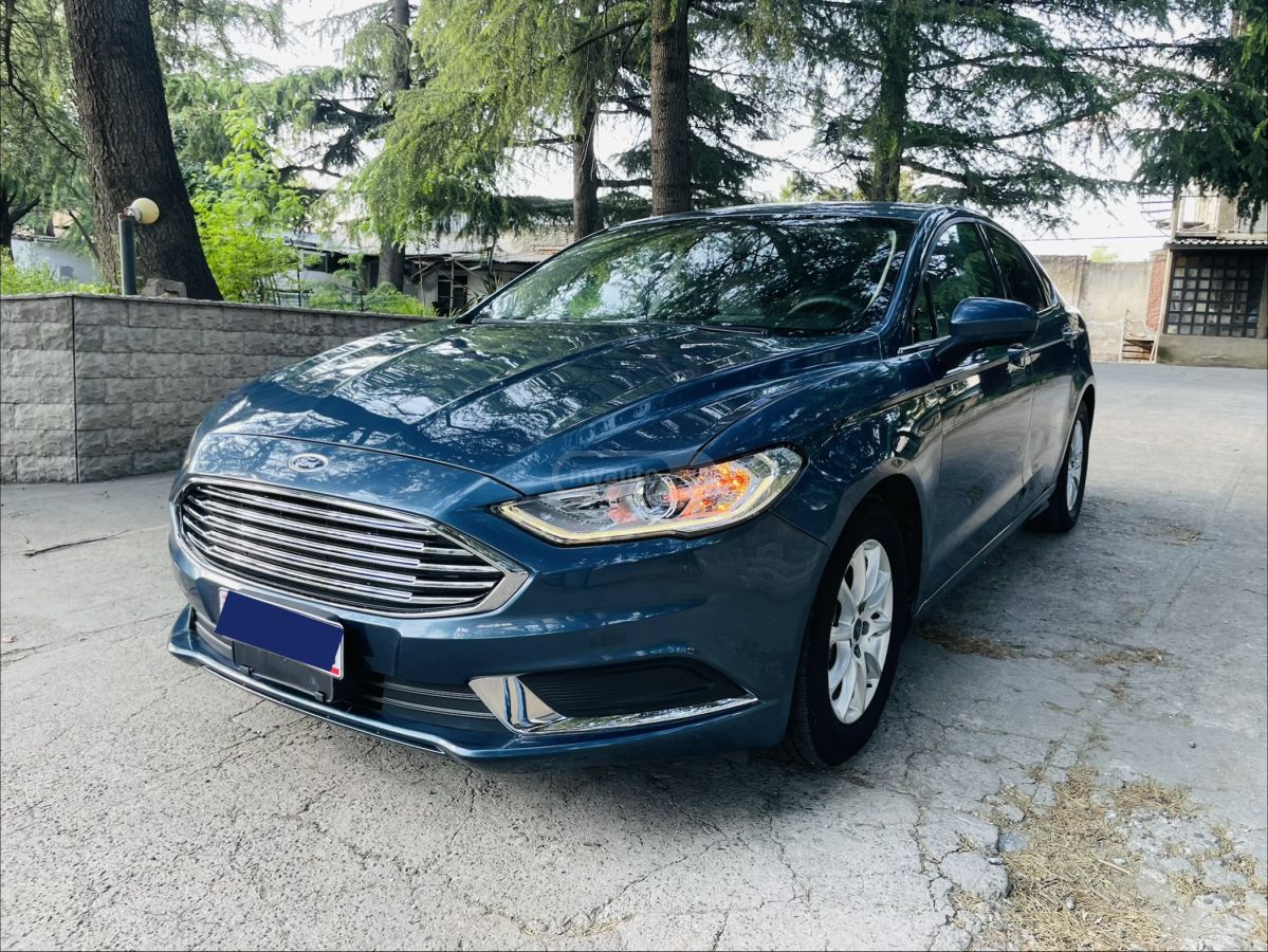 Ford Fusion - фото 2