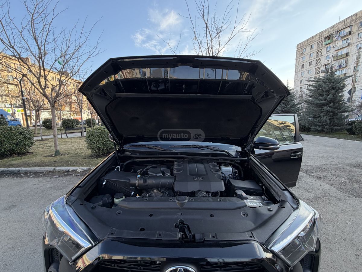 Toyota 4Runner - фото 10