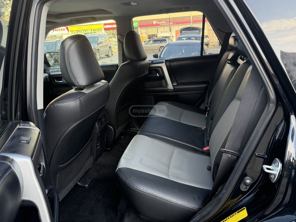 Toyota 4Runner - фото 6