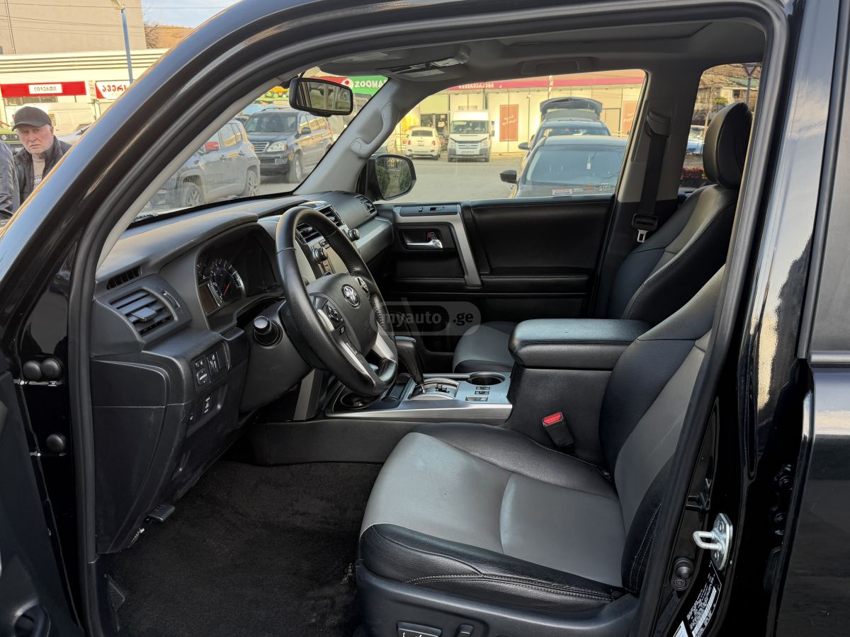 Toyota 4Runner - фото 8