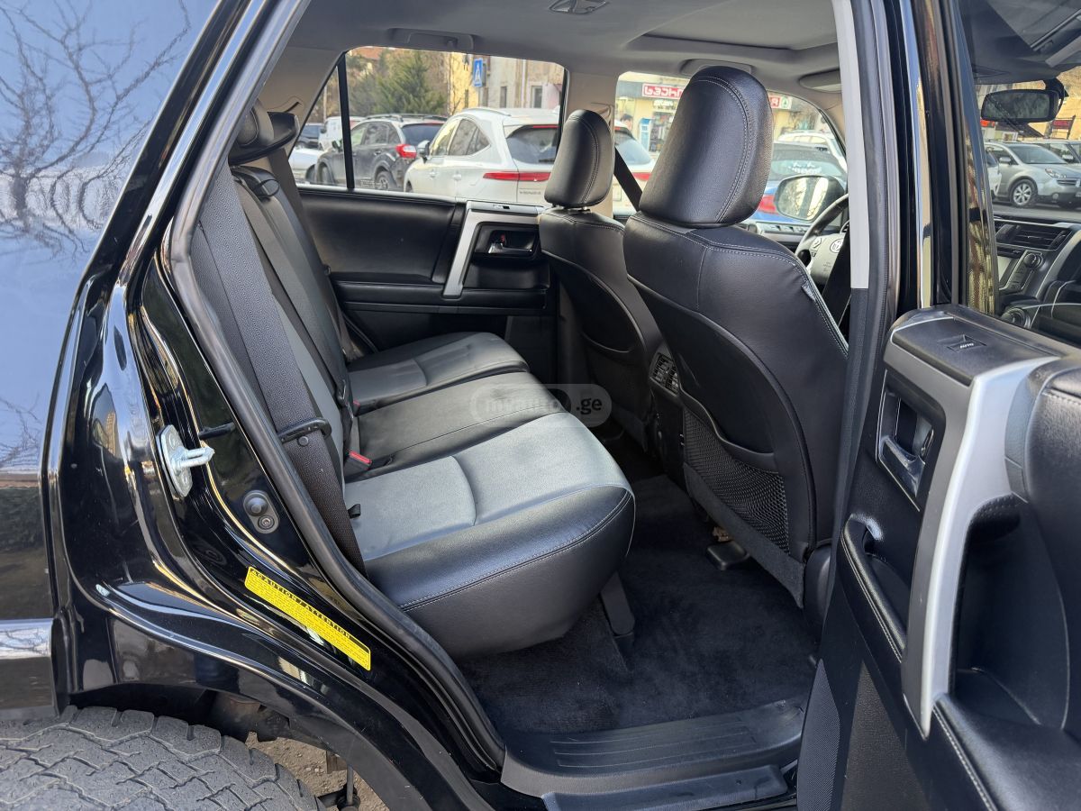 Toyota 4Runner - фото 9