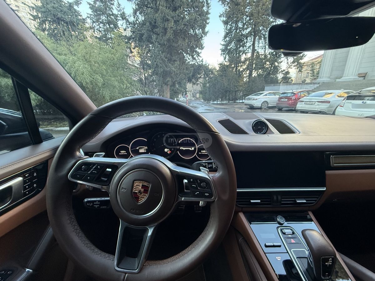 Porsche Cayenne - фото 7