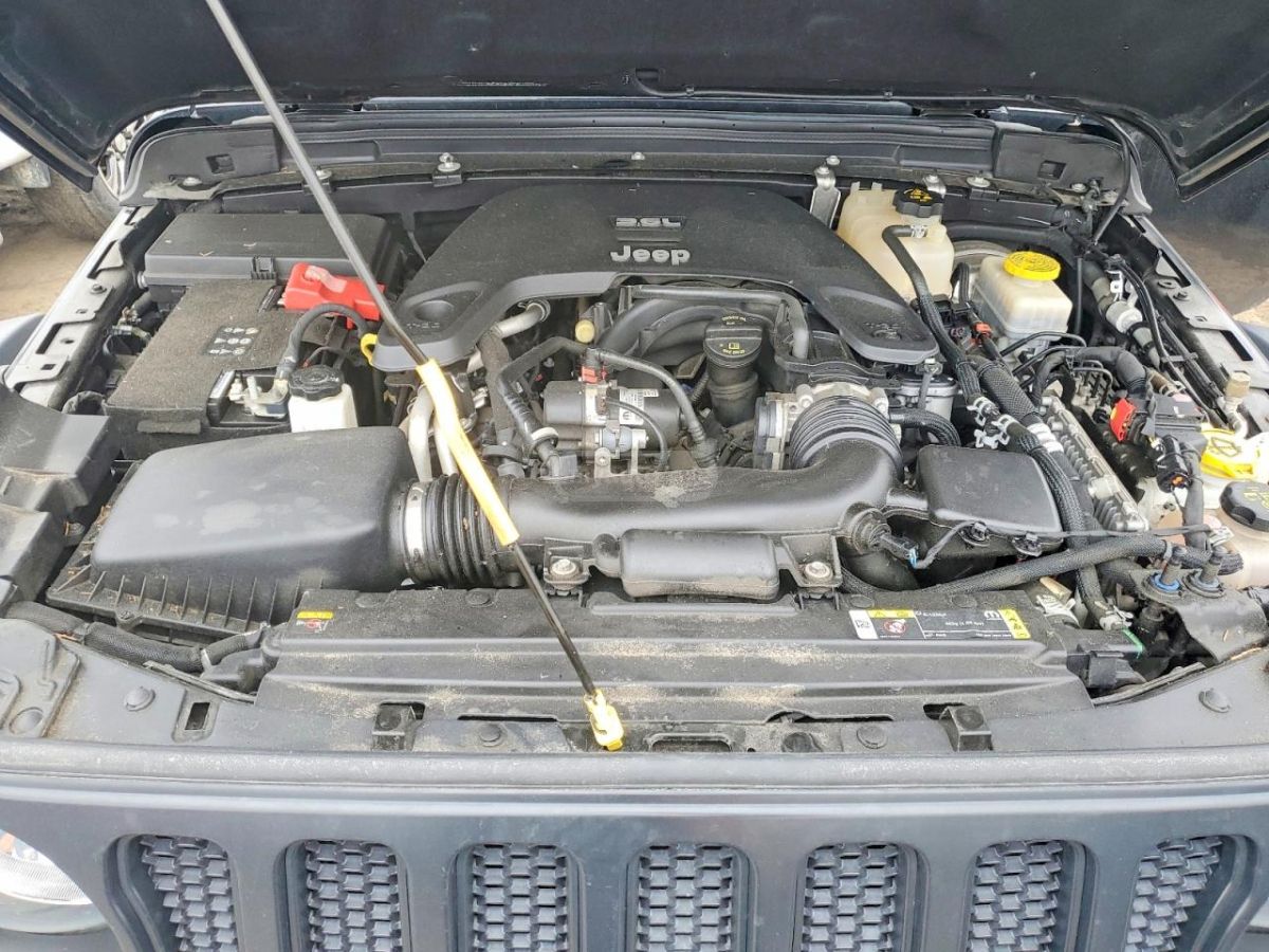 Jeep Wrangler - фото 11