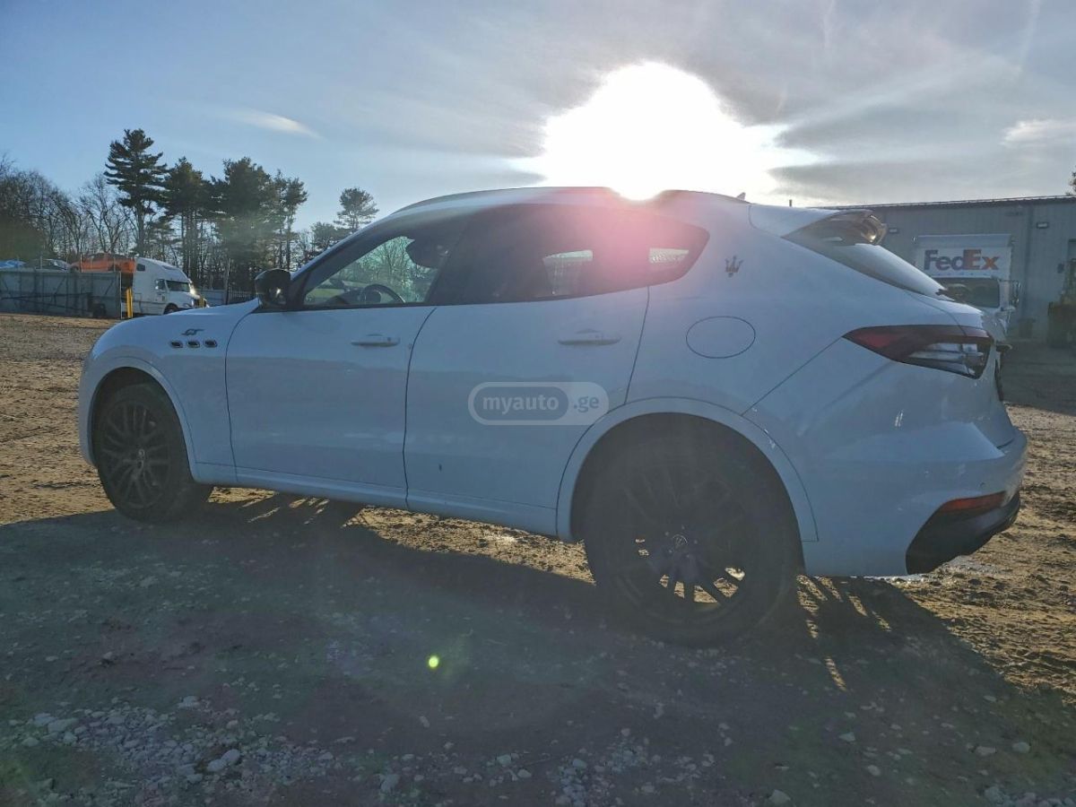 Maserati Levante 2022 — миниатюра 2