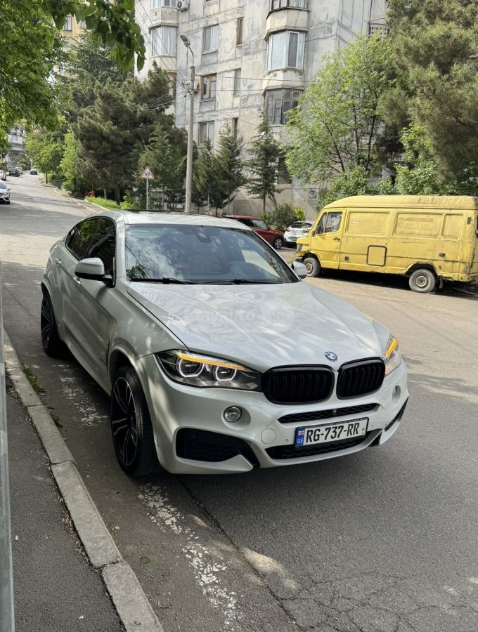 BMW X6 - фото 1