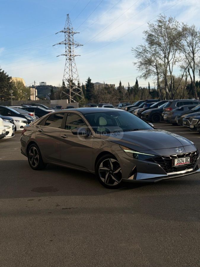 Hyundai Elantra - фото 2