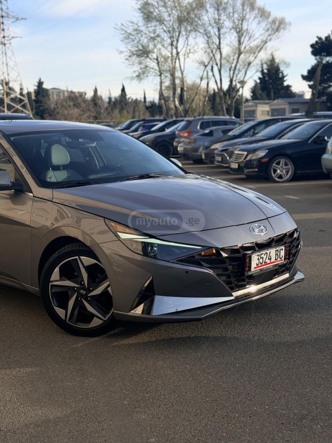 Hyundai Elantra - фото 3