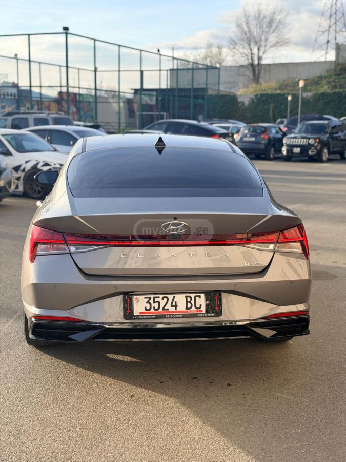 Hyundai Elantra - фото 6