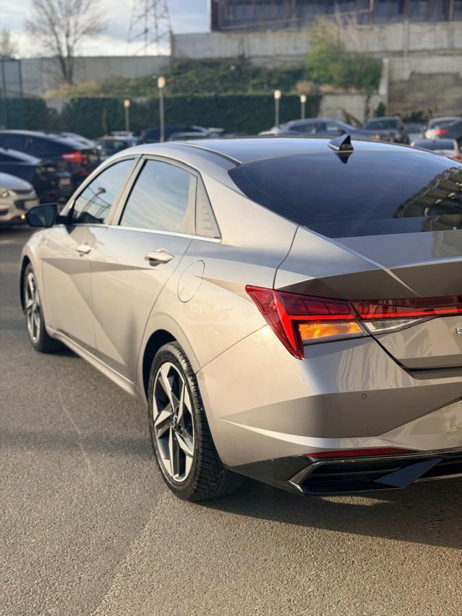 Hyundai Elantra - фото 7