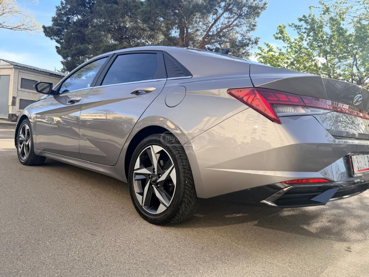 Hyundai Elantra - фото 8