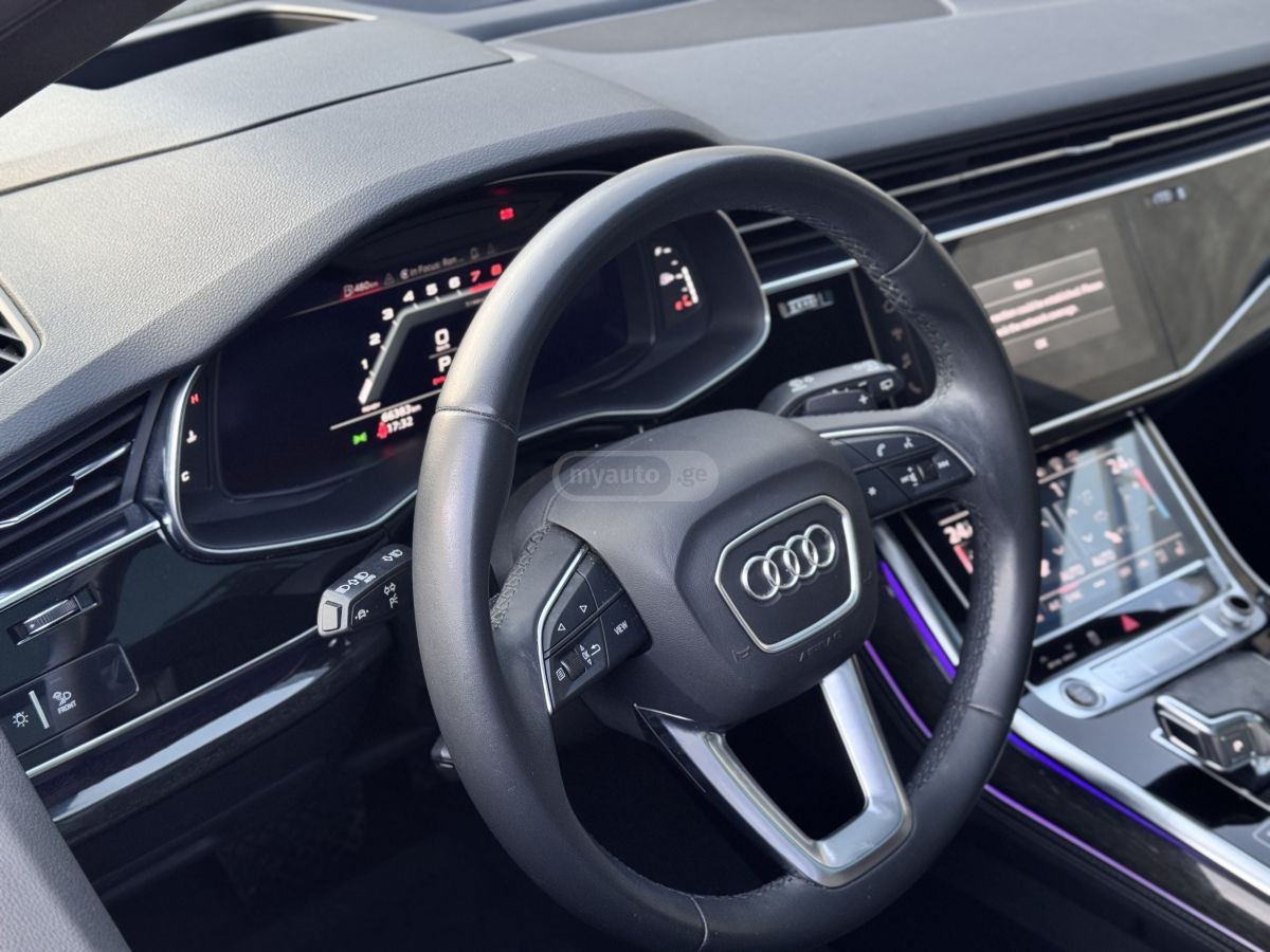 Audi Q7 - фото 9