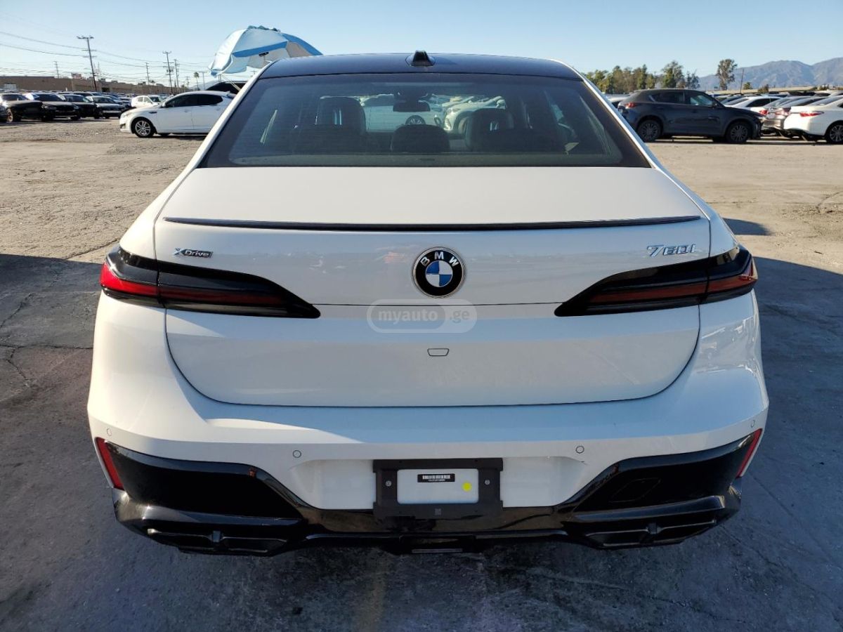 BMW 760 2023 — миниатюра 6