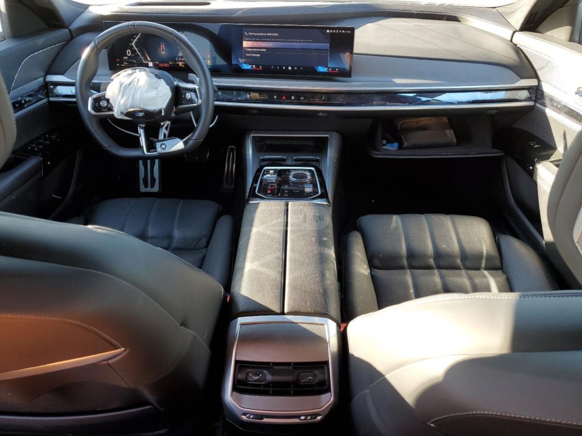 BMW 760 2023 — миниатюра 8