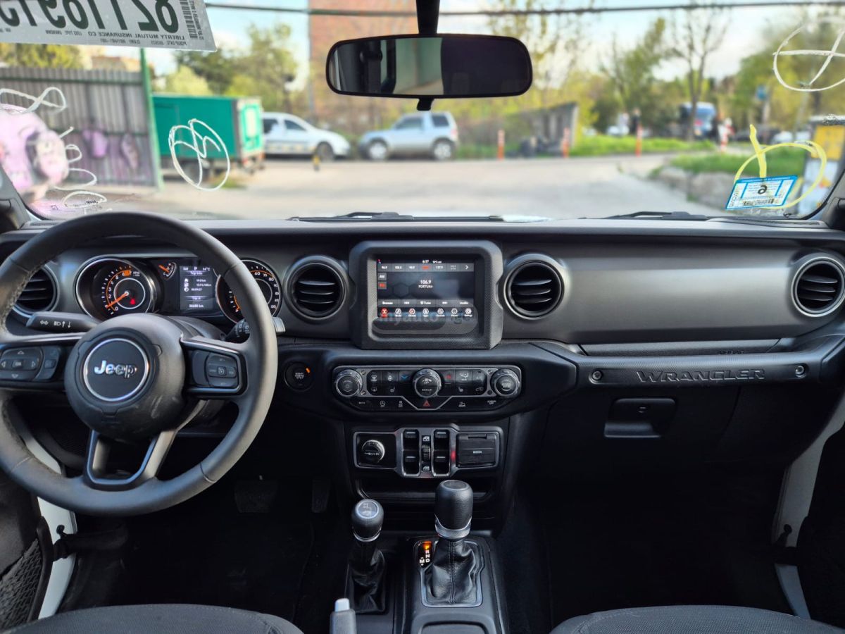 Jeep Wrangler - фото 10
