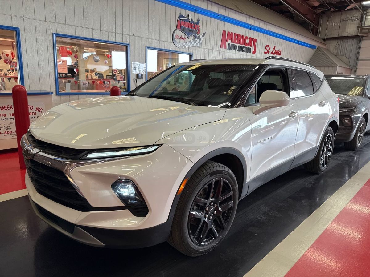 Chevrolet Blazer - фото 1