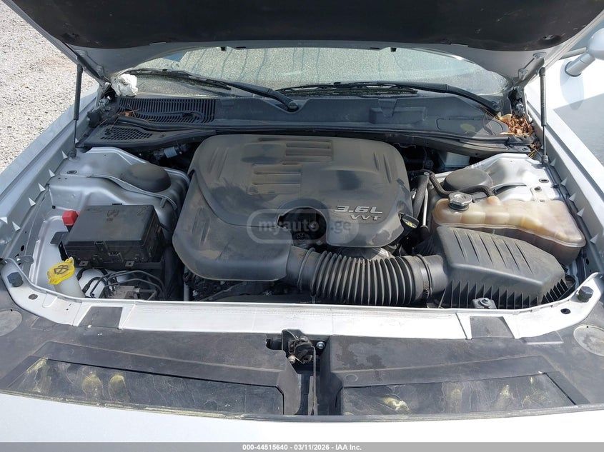 Dodge Challenger - фото 10