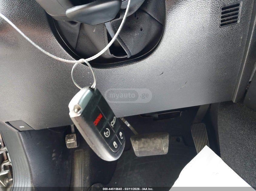 Dodge Challenger - фото 11