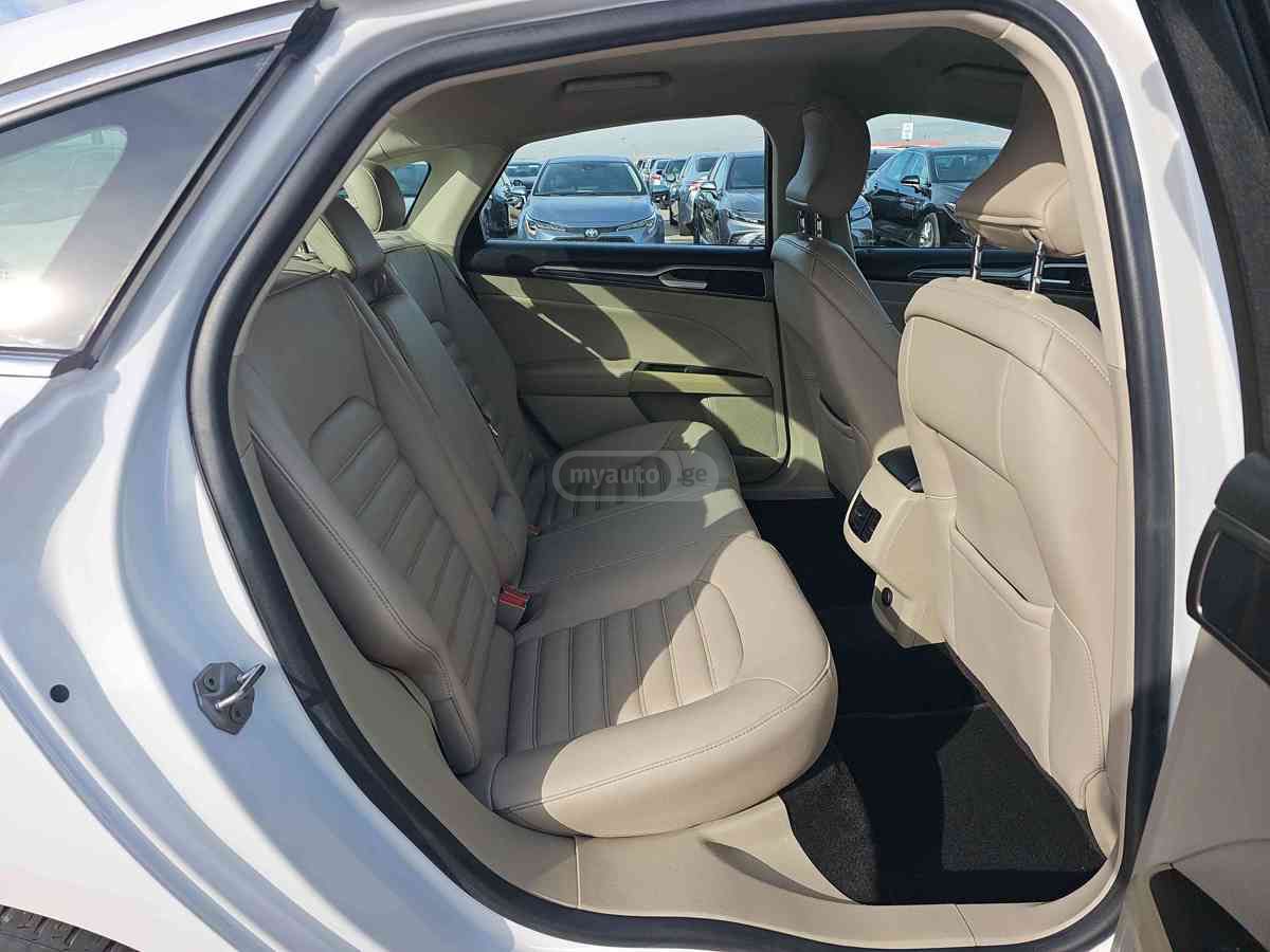 Ford Fusion - фото 8