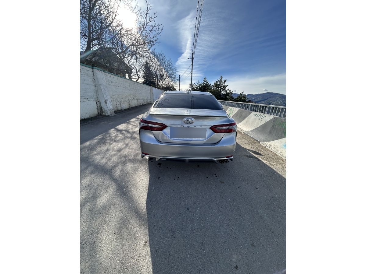 Toyota Camry - фото 3