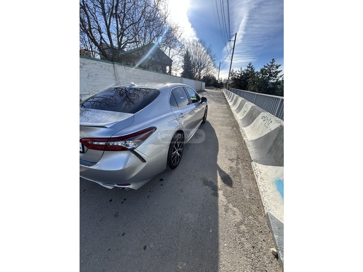 Toyota Camry - фото 4