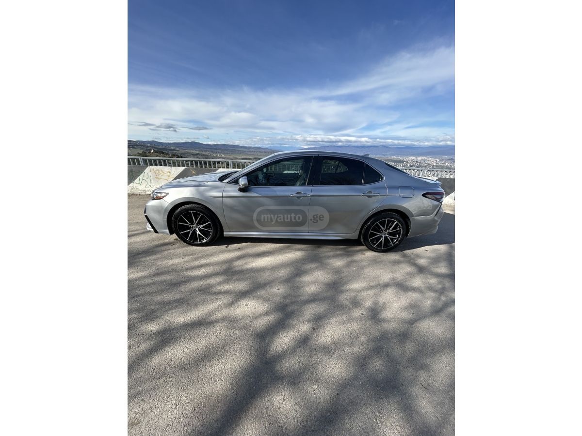 Toyota Camry - фото 6