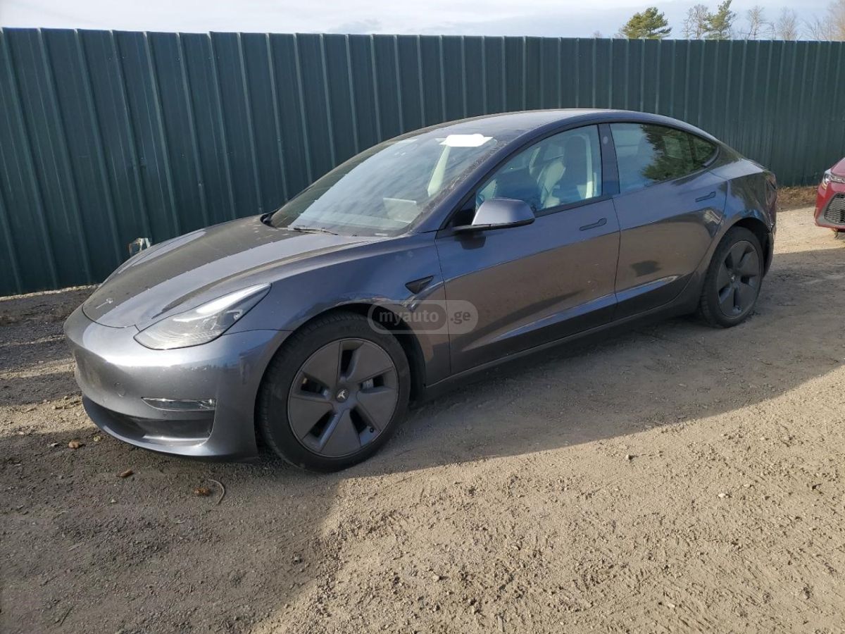 Tesla Model 3 - фото 1