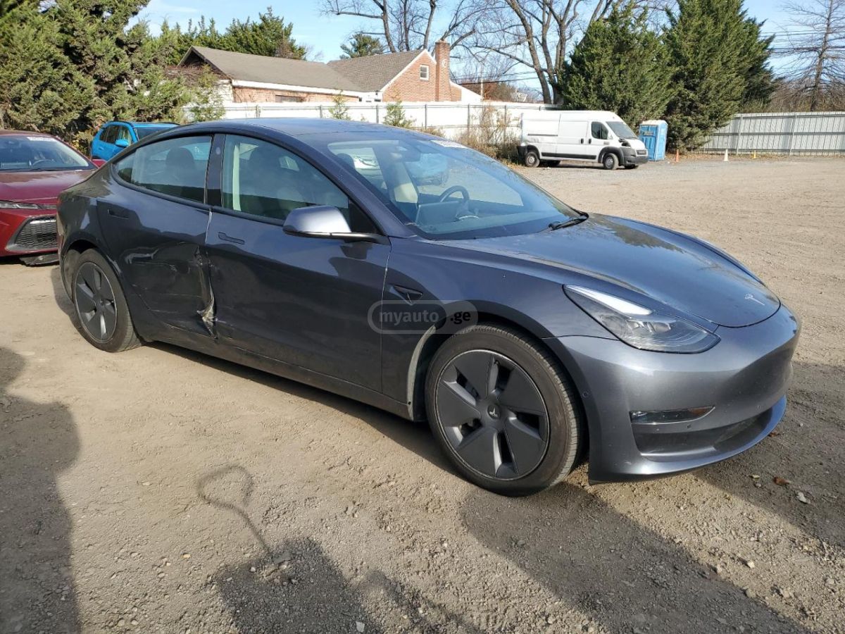 Tesla Model 3 - фото 2