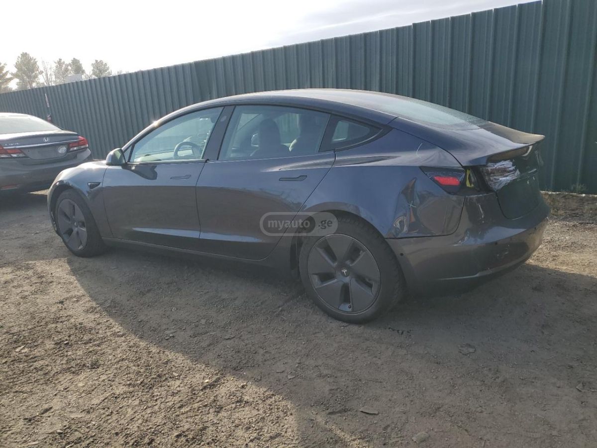 Tesla Model 3 - фото 3