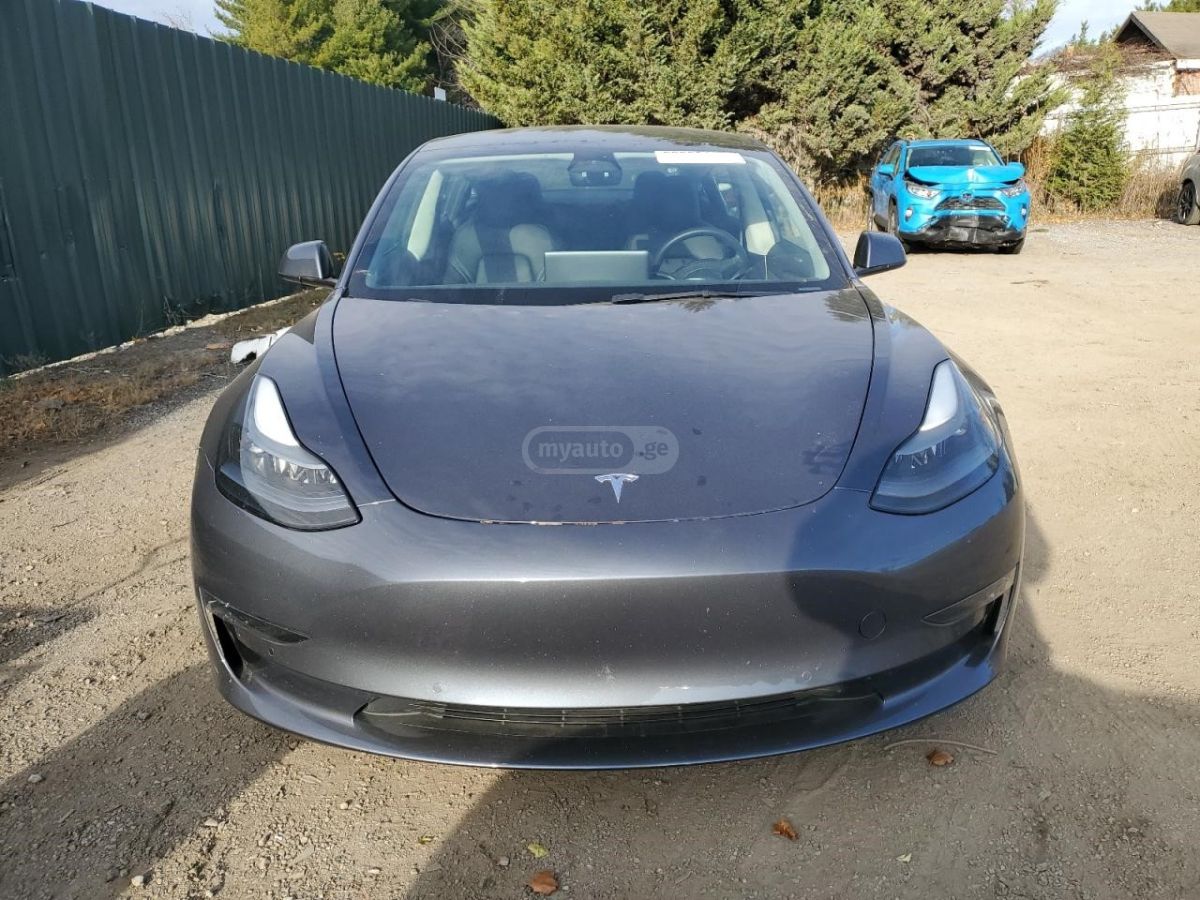 Tesla Model 3 - фото 5
