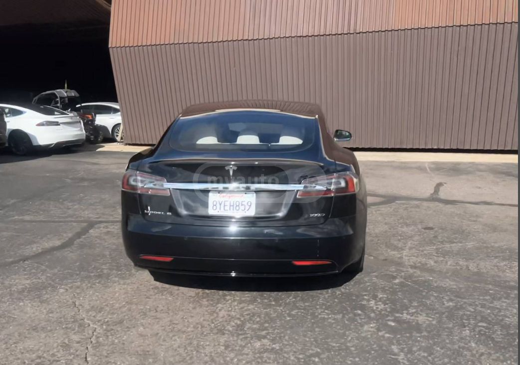 Tesla Model S - фото 2