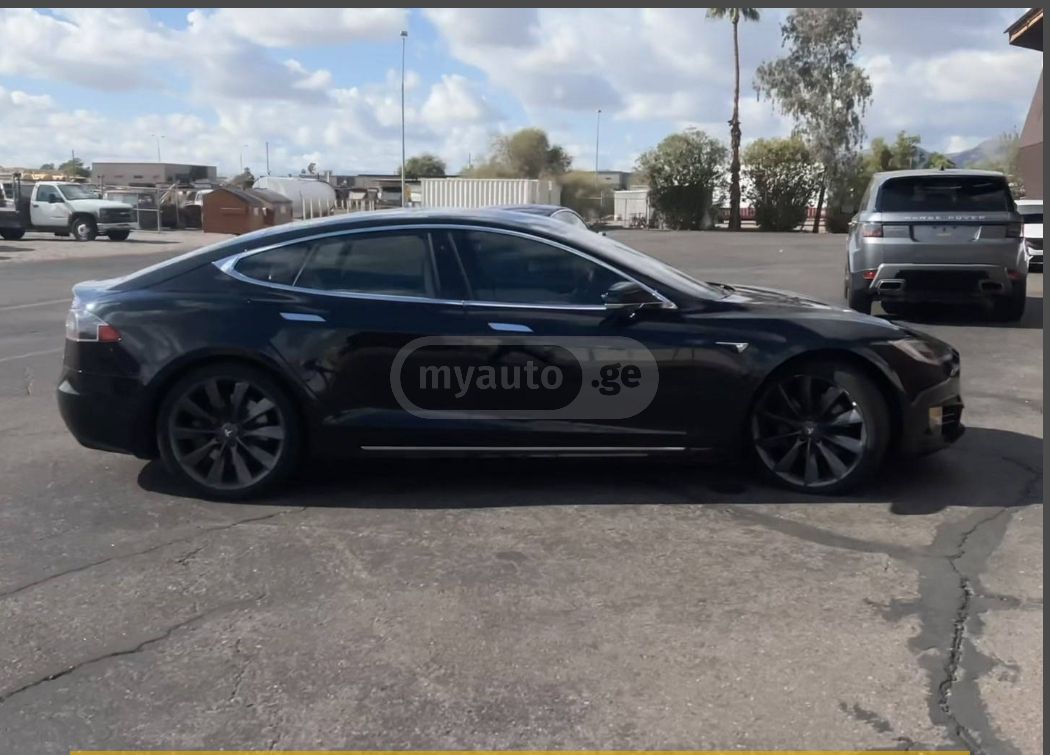 Tesla Model S - фото 3