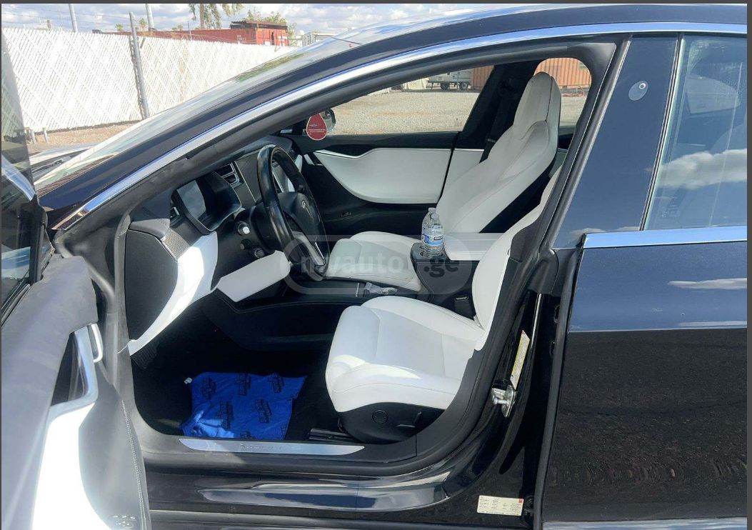 Tesla Model S - фото 4